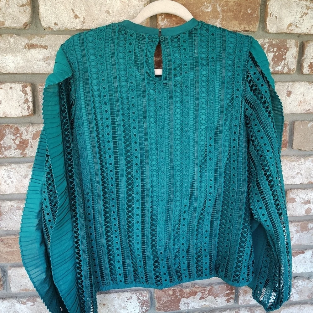 Calligraphie NWT Green Lace Pleated Detail Ling Sleeve Top L Career Party Artsy